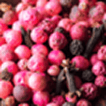 różowy pieprz, rum, olibanum, gorzka pomarańcza, kardamon,  imbir, bergamotka, grejpfrut