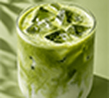 matcha, mleko migdałowe
