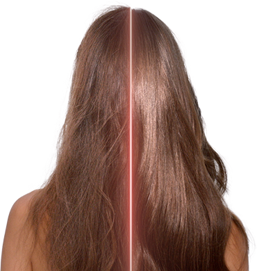 Efekty po stosowaniu Dercos Collagen 17 widoczne gołym okiem: przed użyciem włosy są naturalne, po użyciu włosy są gładkie i lśniące.